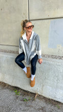 Load image into Gallery viewer, *PRESALE* The Off Duty Pullover - Grey: Ship Date 10.24
