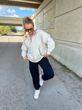 Load image into Gallery viewer, The Essential Joggers - Black

