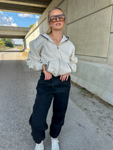 Load image into Gallery viewer, The Essential Joggers - Black
