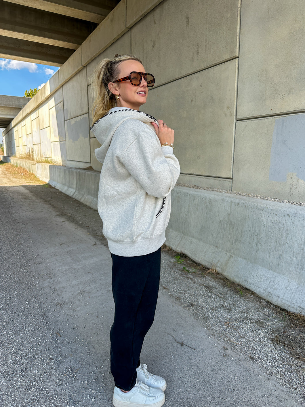 The Essential Joggers - Black
